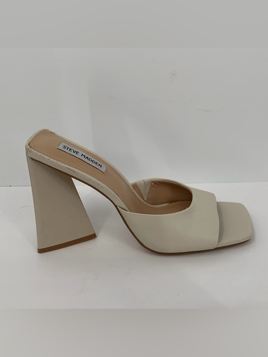 Steve Madden Shoes - Steve Madden Twist slide heel sandal shoe sculptural heel triangle cream mule 10